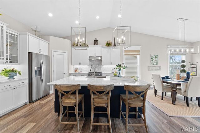 102 Dardenne Place Drive, Dardenne Prairie, MO 63368