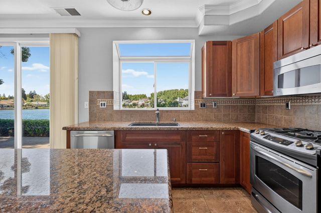4231 Pinehurst Cir, Stockton, CA 95219