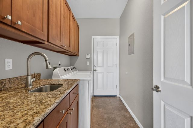 4231 Pinehurst Cir, Stockton, CA 95219