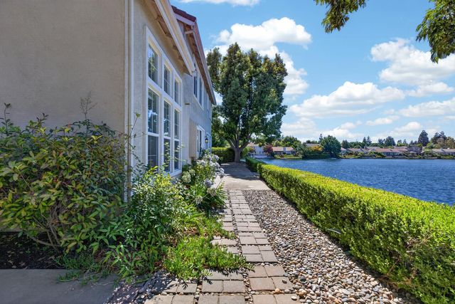 4231 Pinehurst Cir, Stockton, CA 95219