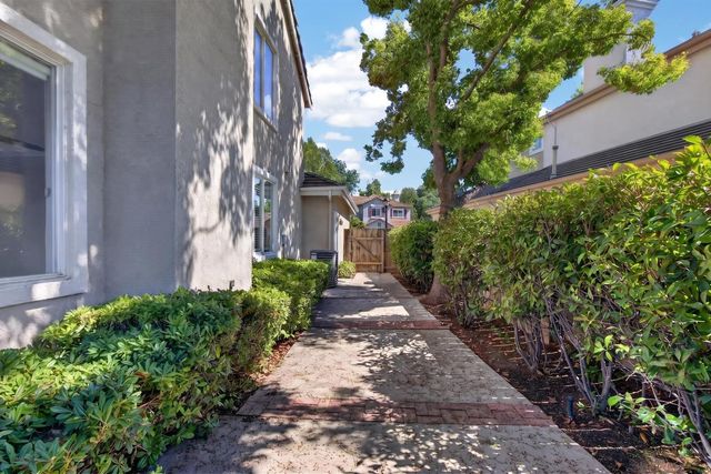 4231 Pinehurst Cir, Stockton, CA 95219
