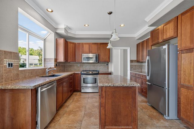 4231 Pinehurst Cir, Stockton, CA 95219