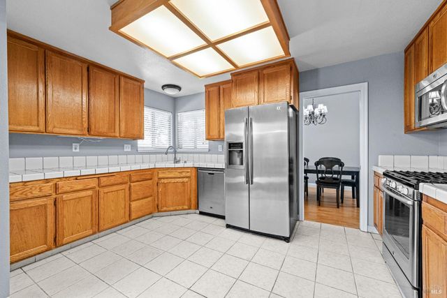 1820 Howard Dr, Windsor, CA 95492