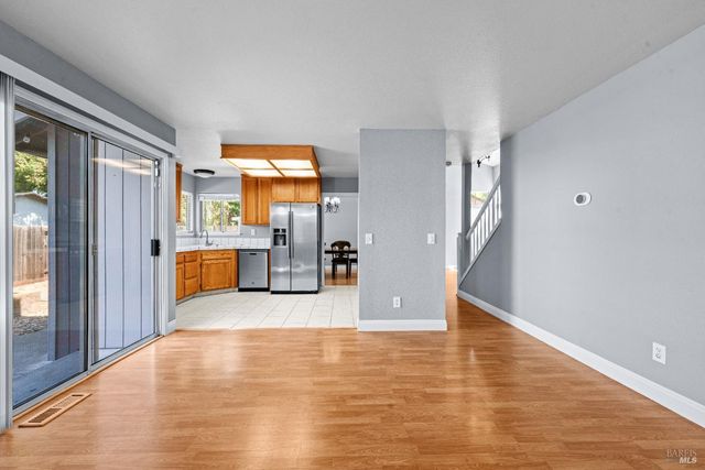 1820 Howard Dr, Windsor, CA 95492