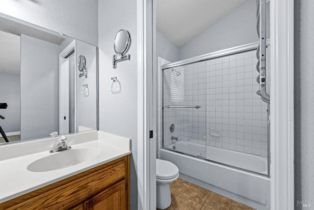 1820 Howard Dr, Windsor, CA 95492