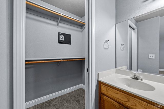 1820 Howard Dr, Windsor, CA 95492