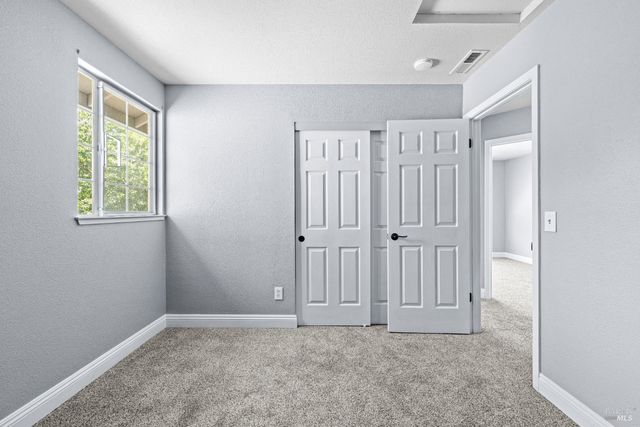 1820 Howard Dr, Windsor, CA 95492