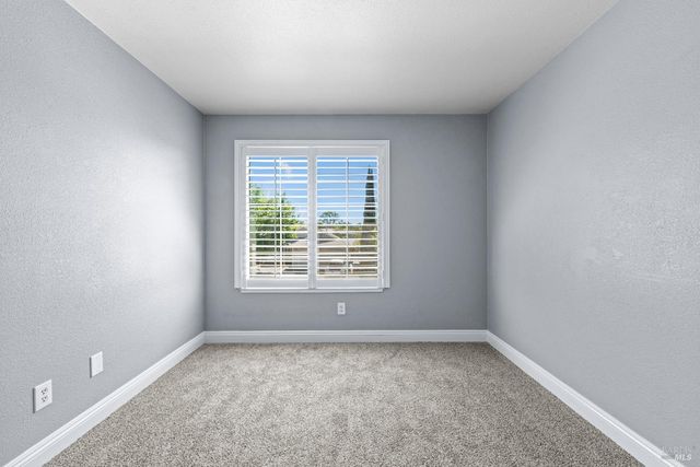 1820 Howard Dr, Windsor, CA 95492