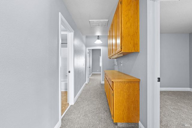 1820 Howard Dr, Windsor, CA 95492