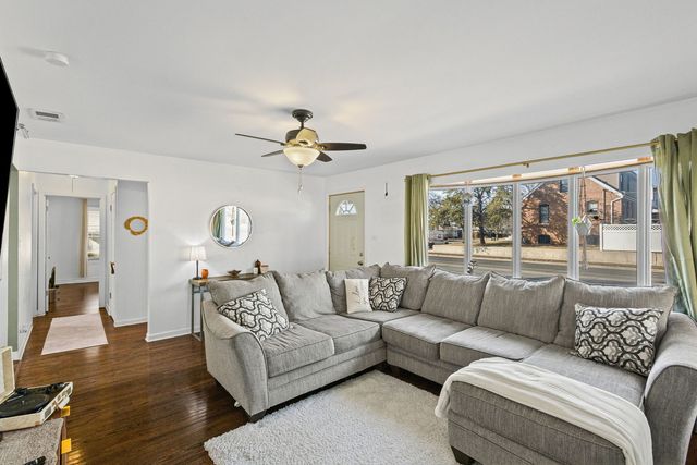 9301 S 54th Court, Oak Lawn, IL 60453