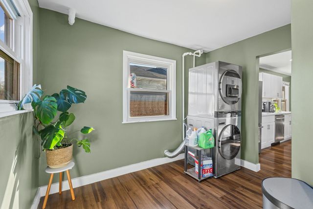 9301 S 54th Court, Oak Lawn, IL 60453