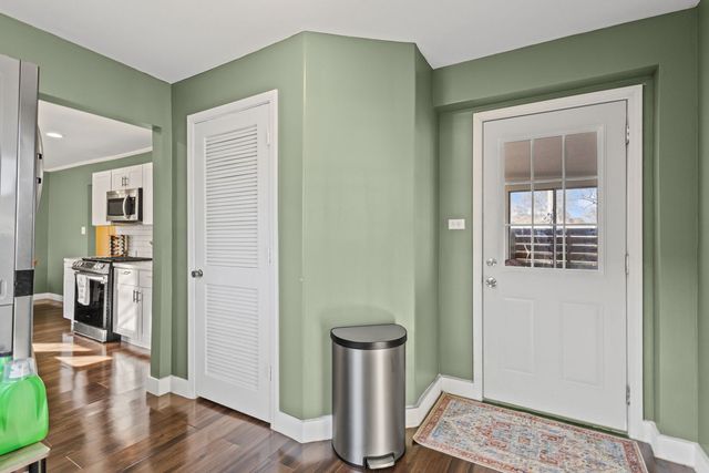 9301 S 54th Court, Oak Lawn, IL 60453