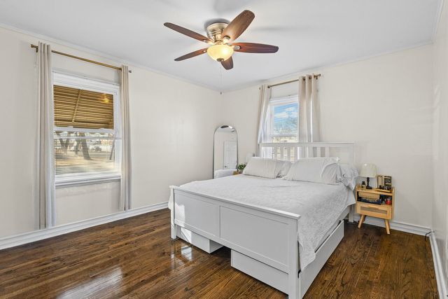 9301 S 54th Court, Oak Lawn, IL 60453