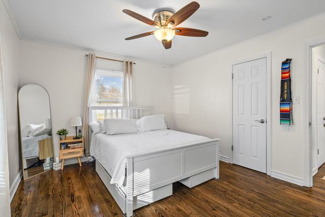 9301 S 54th Court, Oak Lawn, IL 60453