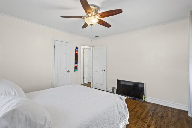 9301 S 54th Court, Oak Lawn, IL 60453