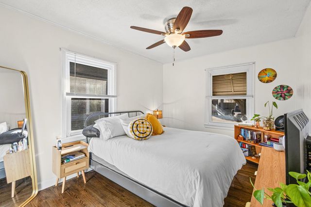 9301 S 54th Court, Oak Lawn, IL 60453