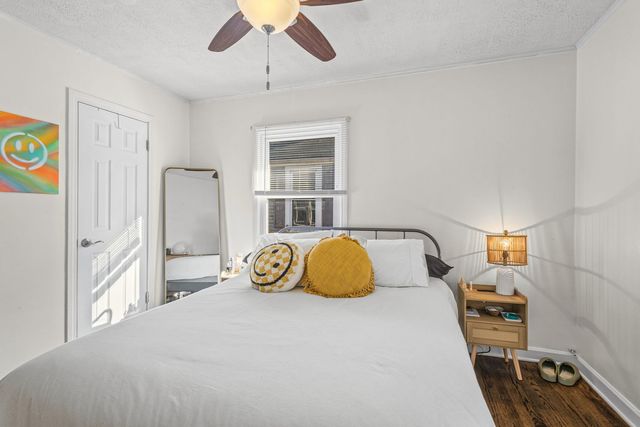 9301 S 54th Court, Oak Lawn, IL 60453