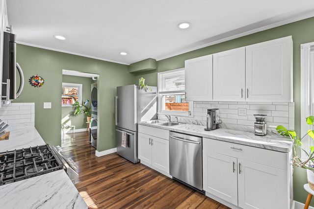 9301 S 54th Court, Oak Lawn, IL 60453