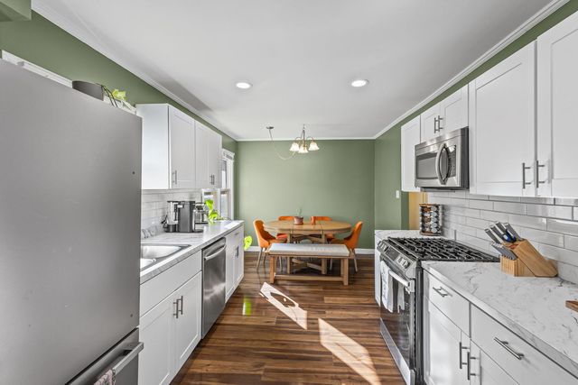 9301 S 54th Court, Oak Lawn, IL 60453