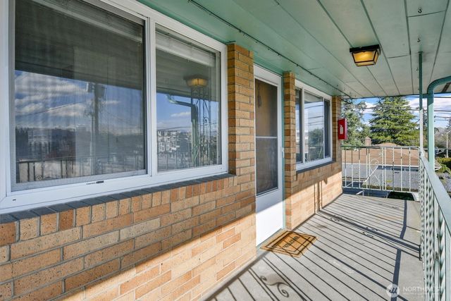 4130 36TH Avenue SW, Seattle, WA 98126