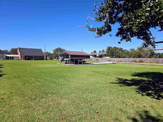 225 Gemini Street, Larose, LA 70373