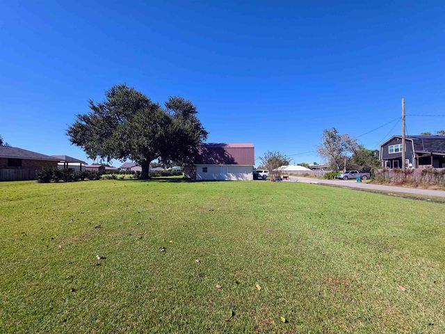 225 Gemini Street, Larose, LA 70373