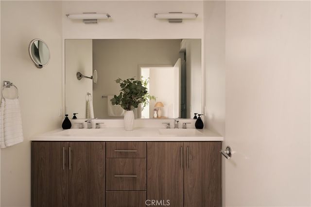 2204 Tom Mix, Los Angeles, CA 90026