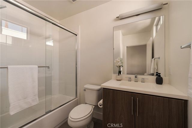 2204 Tom Mix, Los Angeles, CA 90026