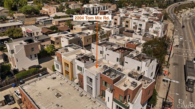 2204 Tom Mix, Los Angeles, CA 90026