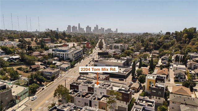 2204 Tom Mix, Los Angeles, CA 90026
