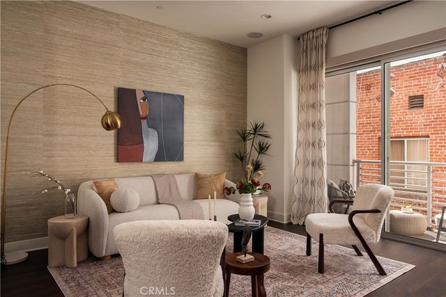 2204 Tom Mix, Los Angeles, CA 90026