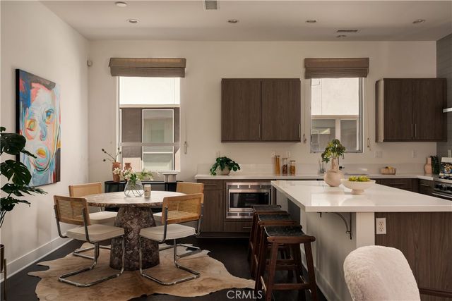 2204 Tom Mix, Los Angeles, CA 90026