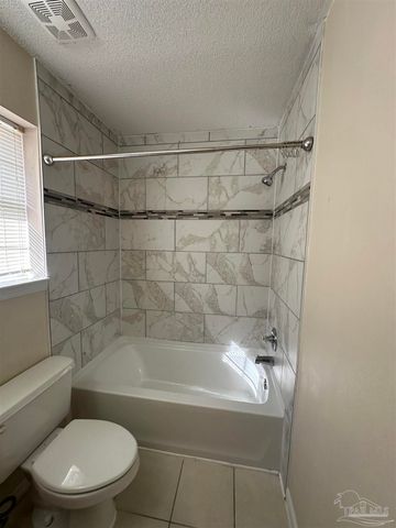 3001 Flintlock Dr, Pensacola, FL 32526