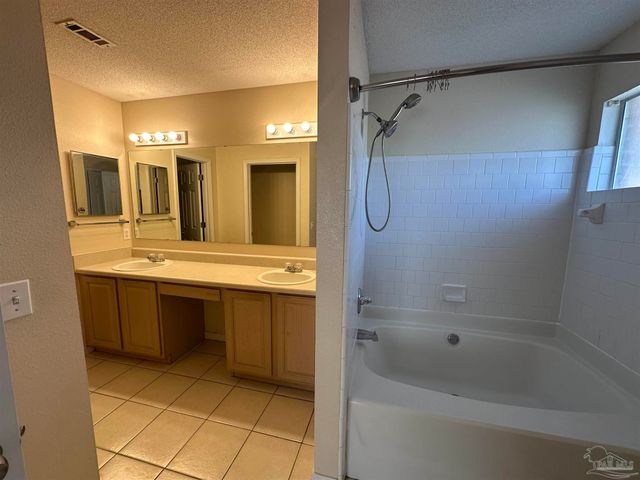 3001 Flintlock Dr, Pensacola, FL 32526