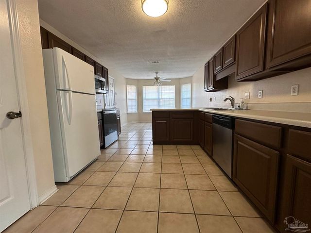 3001 Flintlock Dr, Pensacola, FL 32526