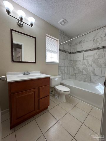 3001 Flintlock Dr, Pensacola, FL 32526