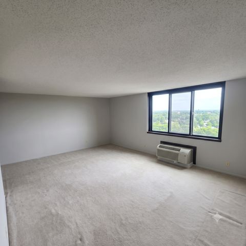 1181 Edgcumbe Road 1412, Saint Paul, MN 55105