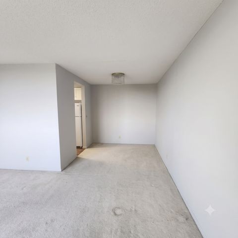 1181 Edgcumbe Road 1412, Saint Paul, MN 55105