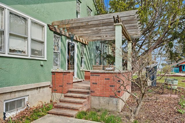 611 E 3rd Street, Brookston, IN 47923