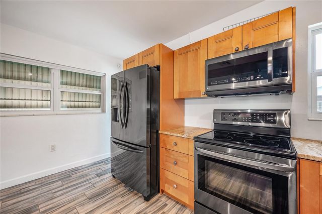 3811 44TH AVENUE N, St Petersburg, FL 33714