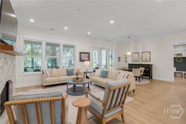 305 Lafayette Drive, Richmond Hill, GA 31324