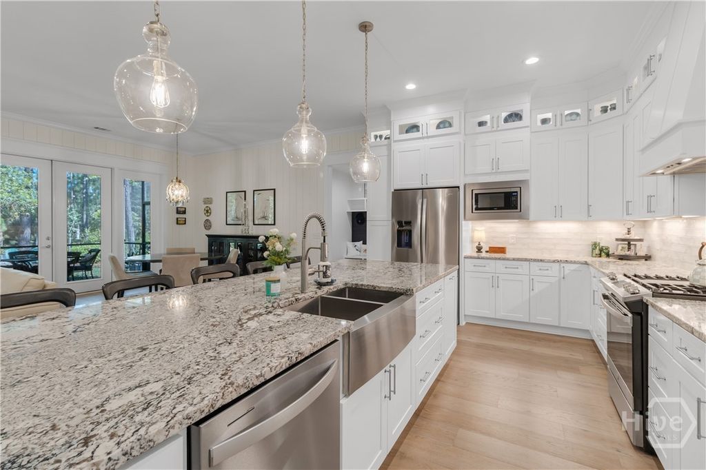 Image 12 of property listing at 305 Lafayette Drive, Richmond Hill, GA 31324