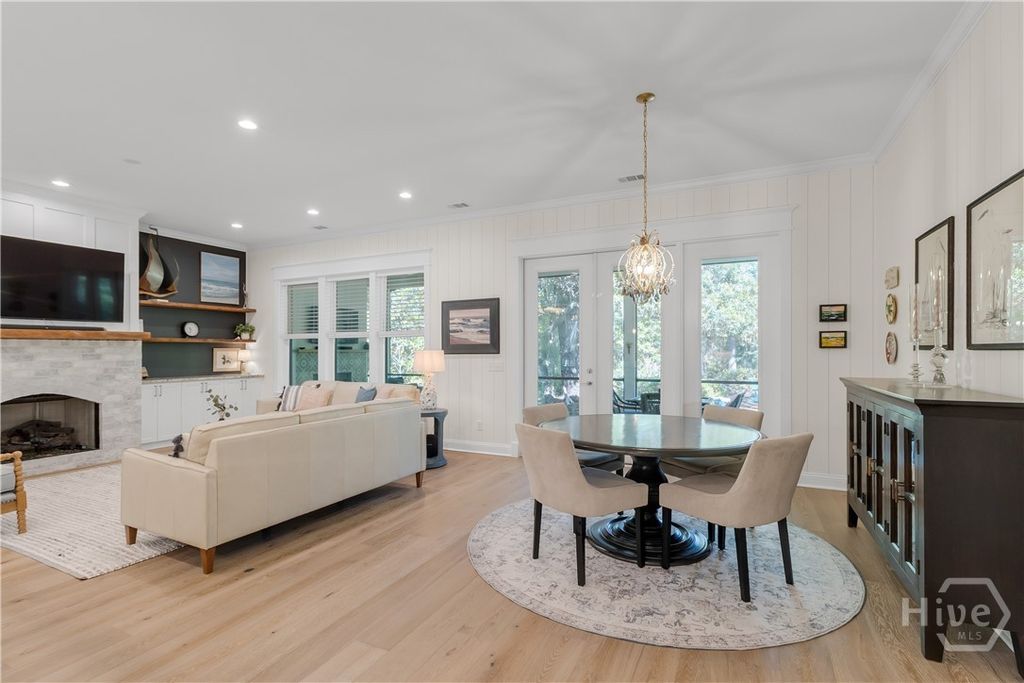 Image 17 of property listing at 305 Lafayette Drive, Richmond Hill, GA 31324