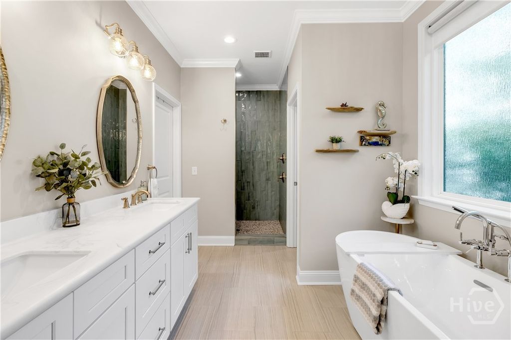 Image 28 of property listing at 305 Lafayette Drive, Richmond Hill, GA 31324