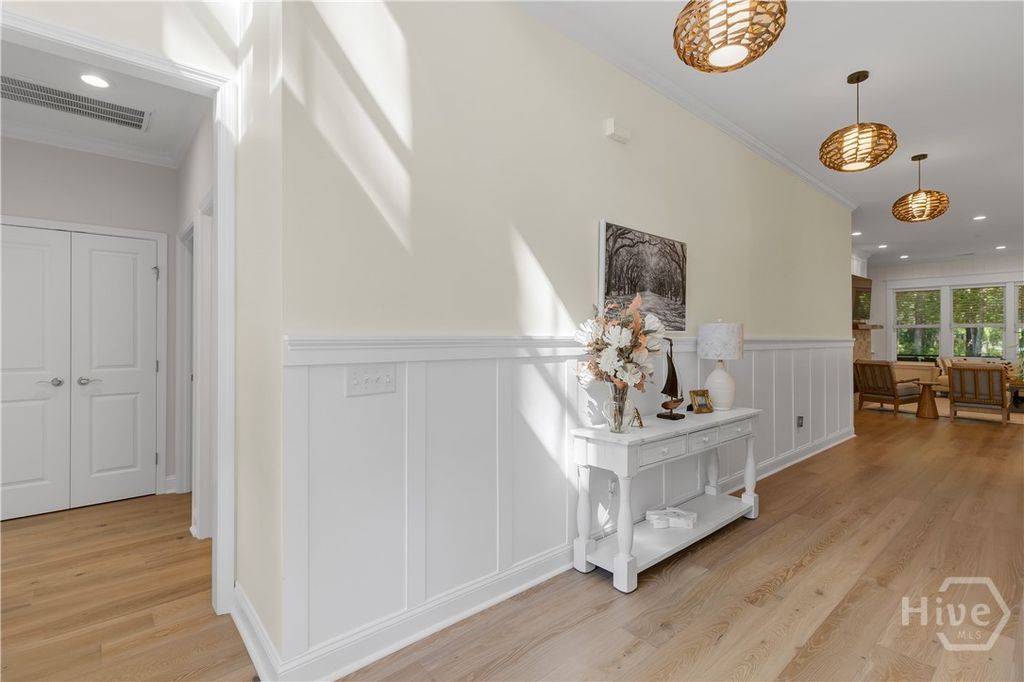 Image 8 of property listing at 305 Lafayette Drive, Richmond Hill, GA 31324
