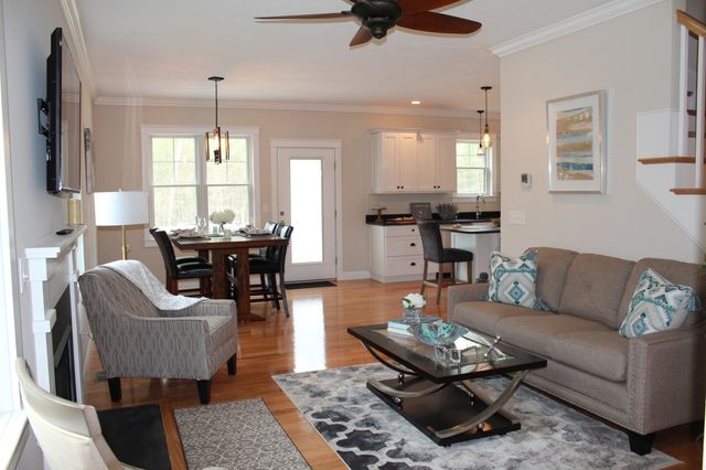 111 Compass Point Drive 91, Douglas, MA 01516