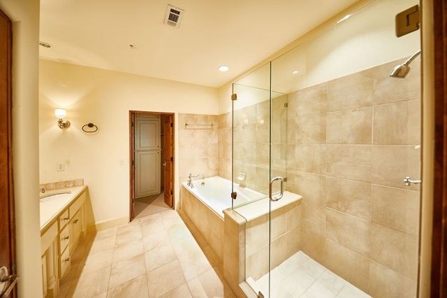 2510 N Henderson 20, Dallas, TX 75206