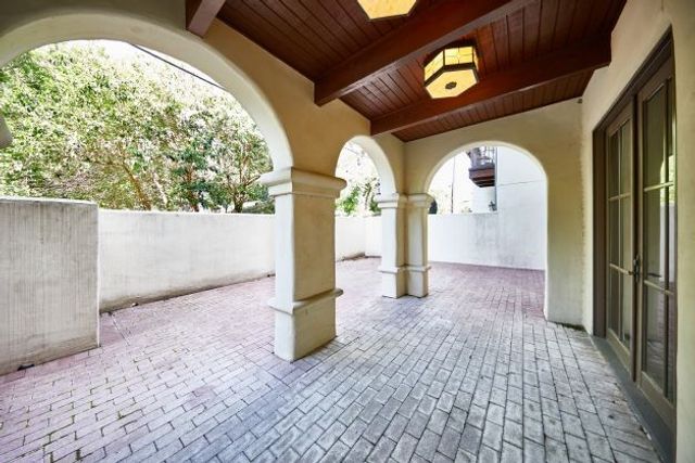 2510 N Henderson 20, Dallas, TX 75206