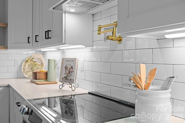 75 Scott Meadows Drive, Asheville, NC 28806