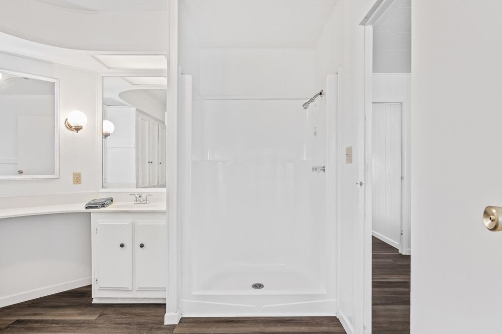 Image 12 of property listing at 5505 W Tulare Spc 73, Visalia, CA 93277